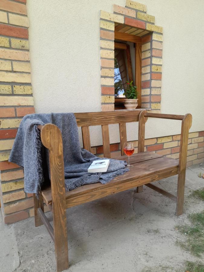 Goher Pince Es Vendeghaz Apartment Csaszartoltes Exterior photo